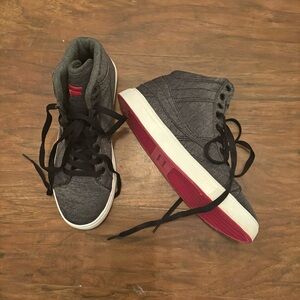 Women’s Fila Hightop Shoes Size 8